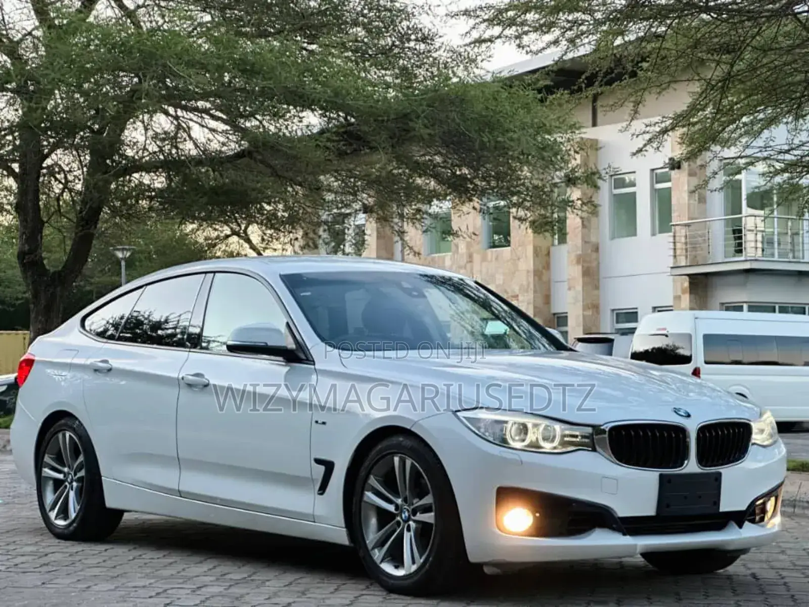 BMW 320i Sedan RWD 2014 Burgundy