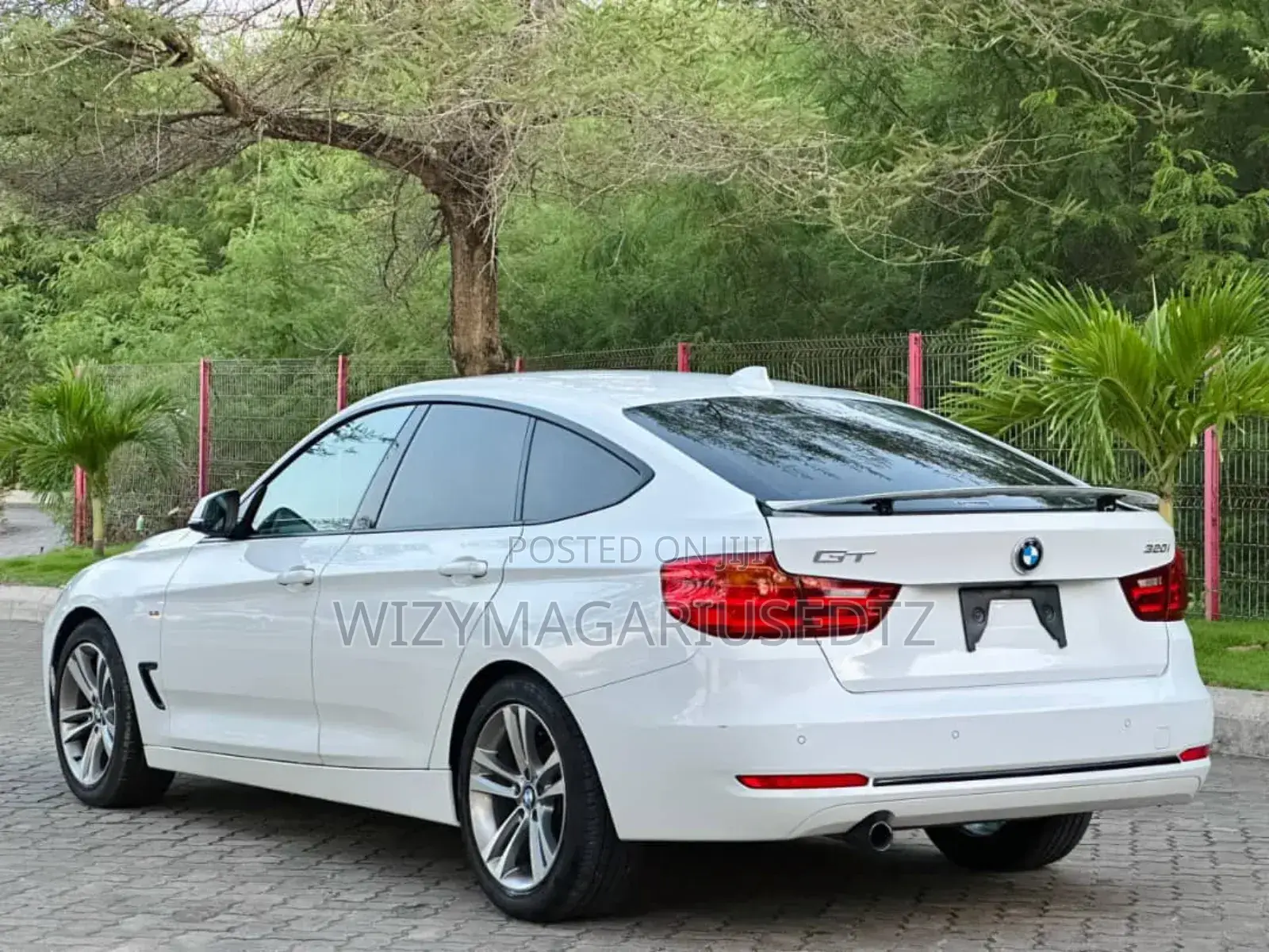 BMW 320i Sedan RWD 2014 Burgundy