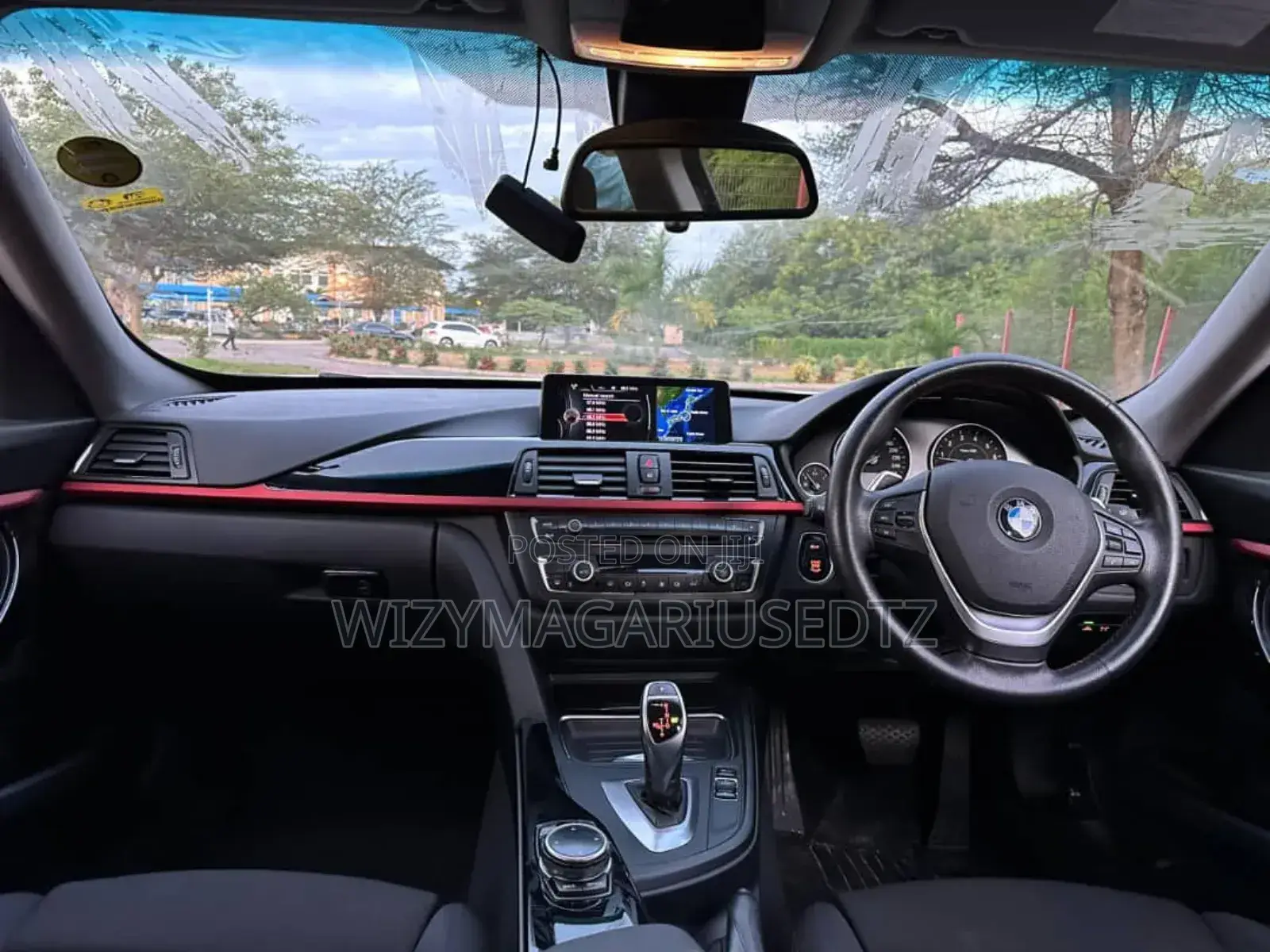 BMW 320i Sedan RWD 2014 Burgundy