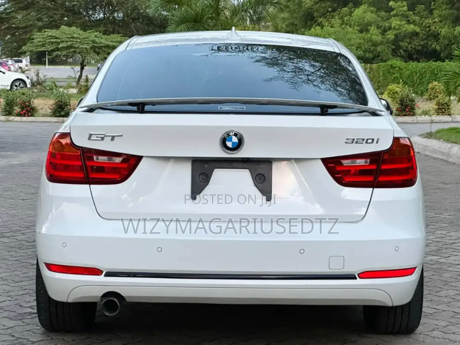 BMW 320i Sedan RWD 2014 Burgundy