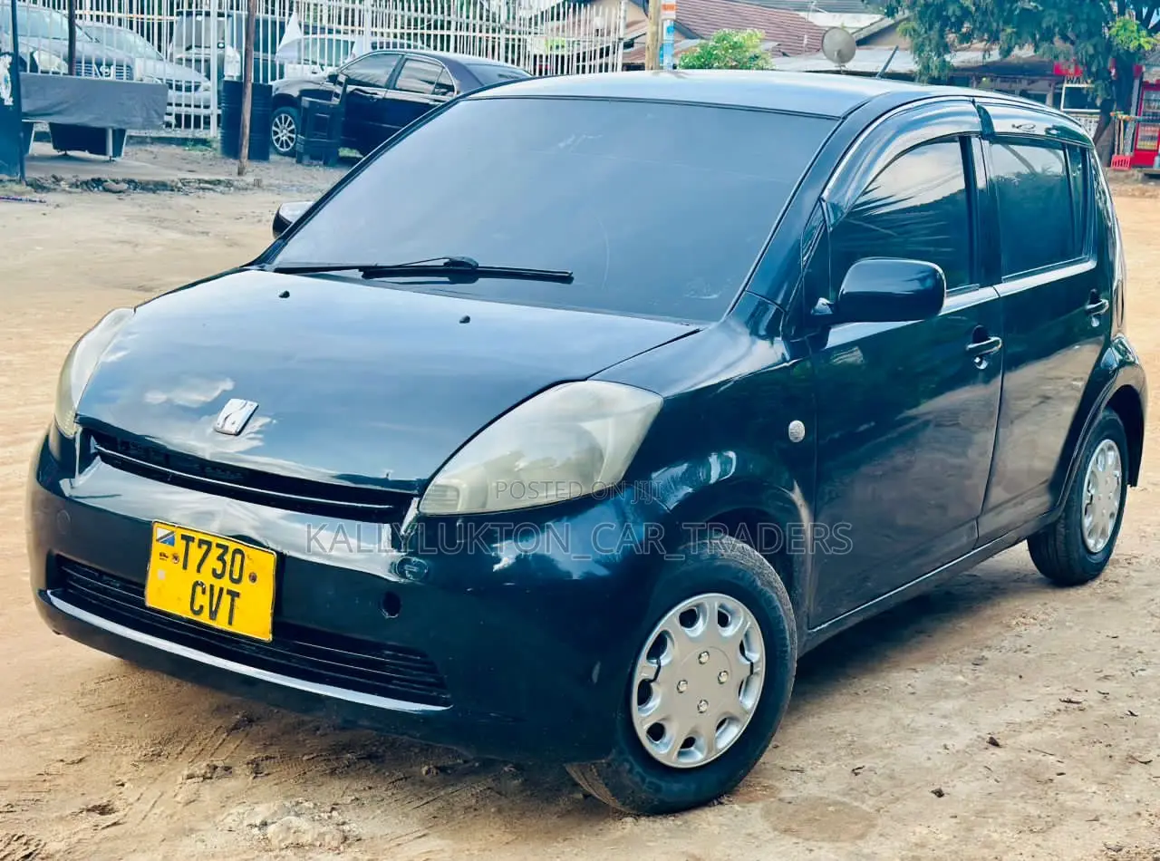 Toyota Passo 2004 Black