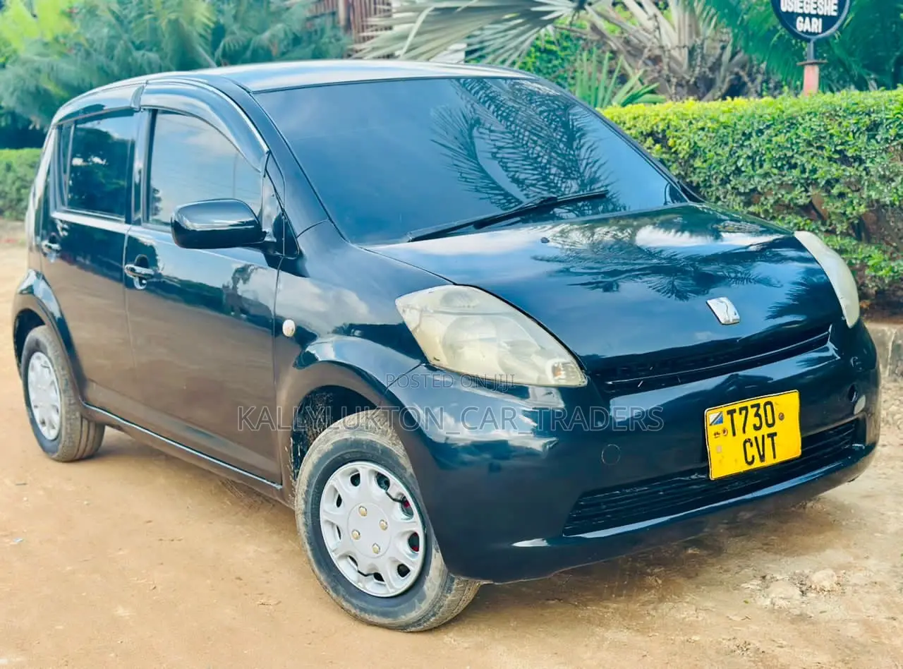 Toyota Passo 2004 Black