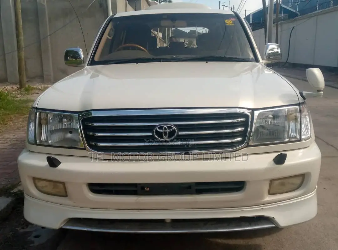 Toyota Land Cruiser 2021 White
