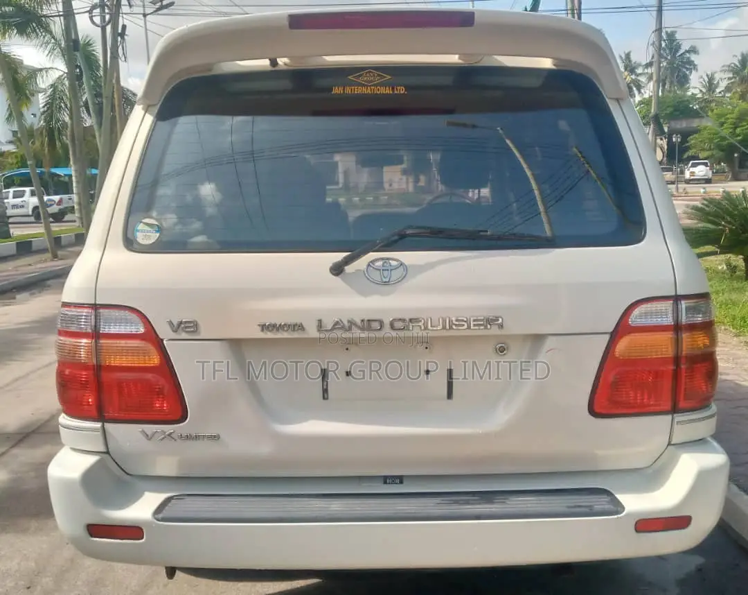 Toyota Land Cruiser 2021 White