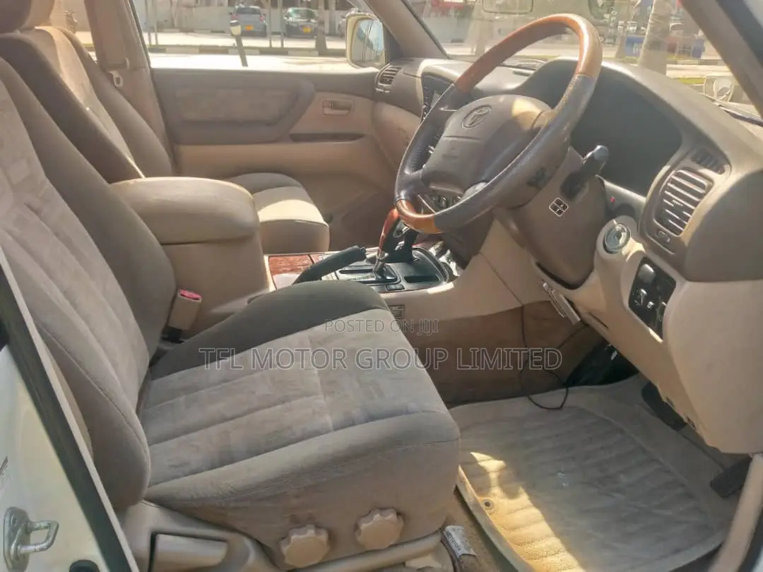 Toyota Land Cruiser 2021 White