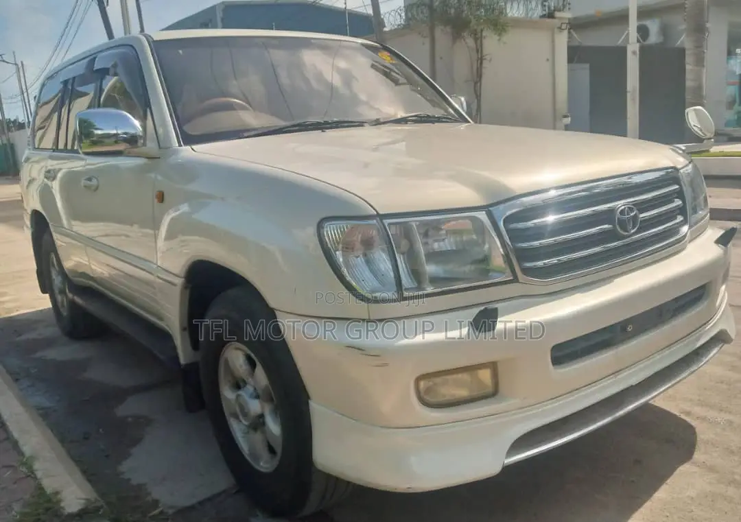 Toyota Land Cruiser 2021 White