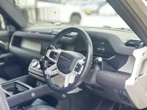 Land Rover Defender 2022 Green