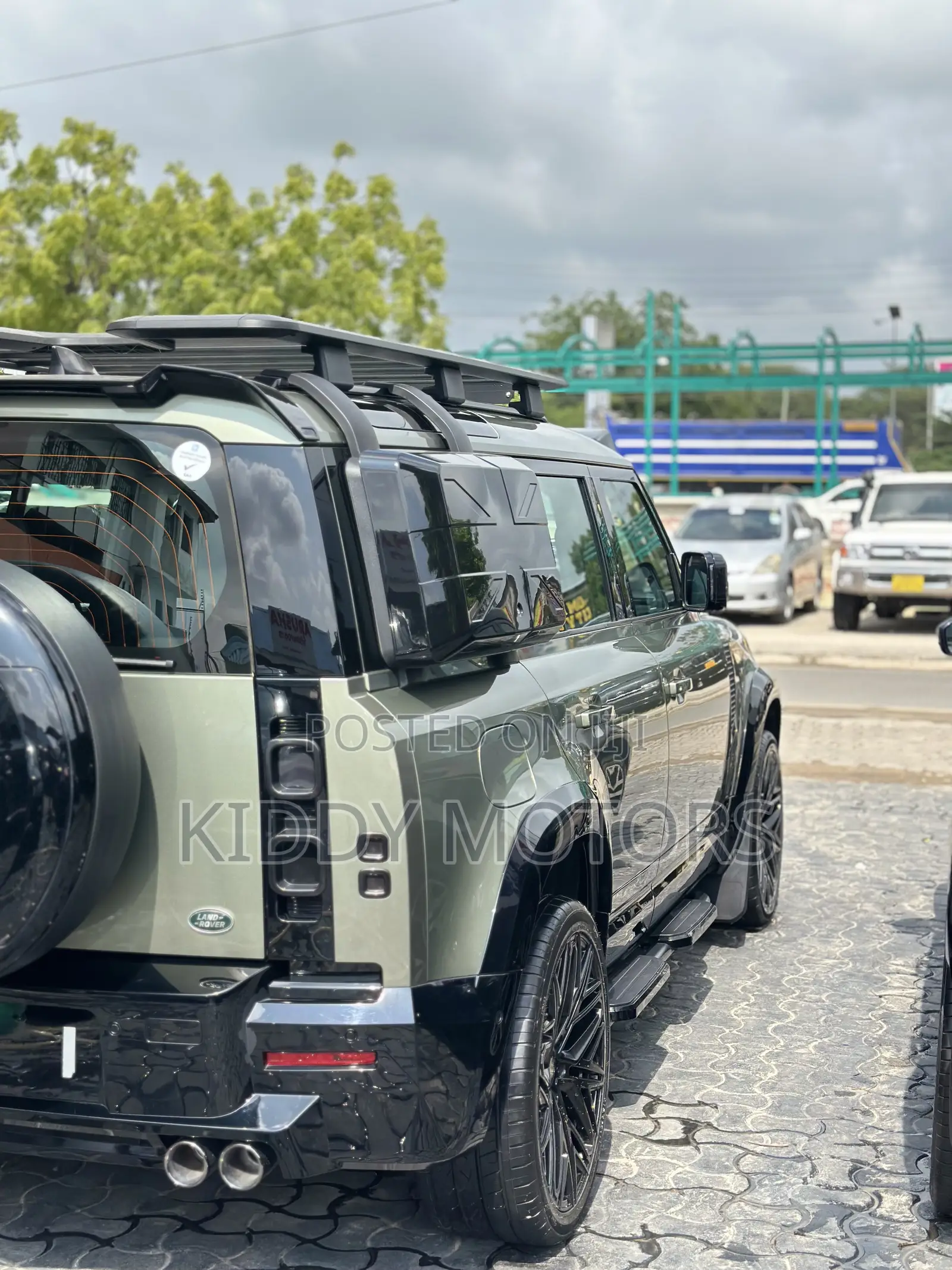 Land Rover Defender 2022 Green