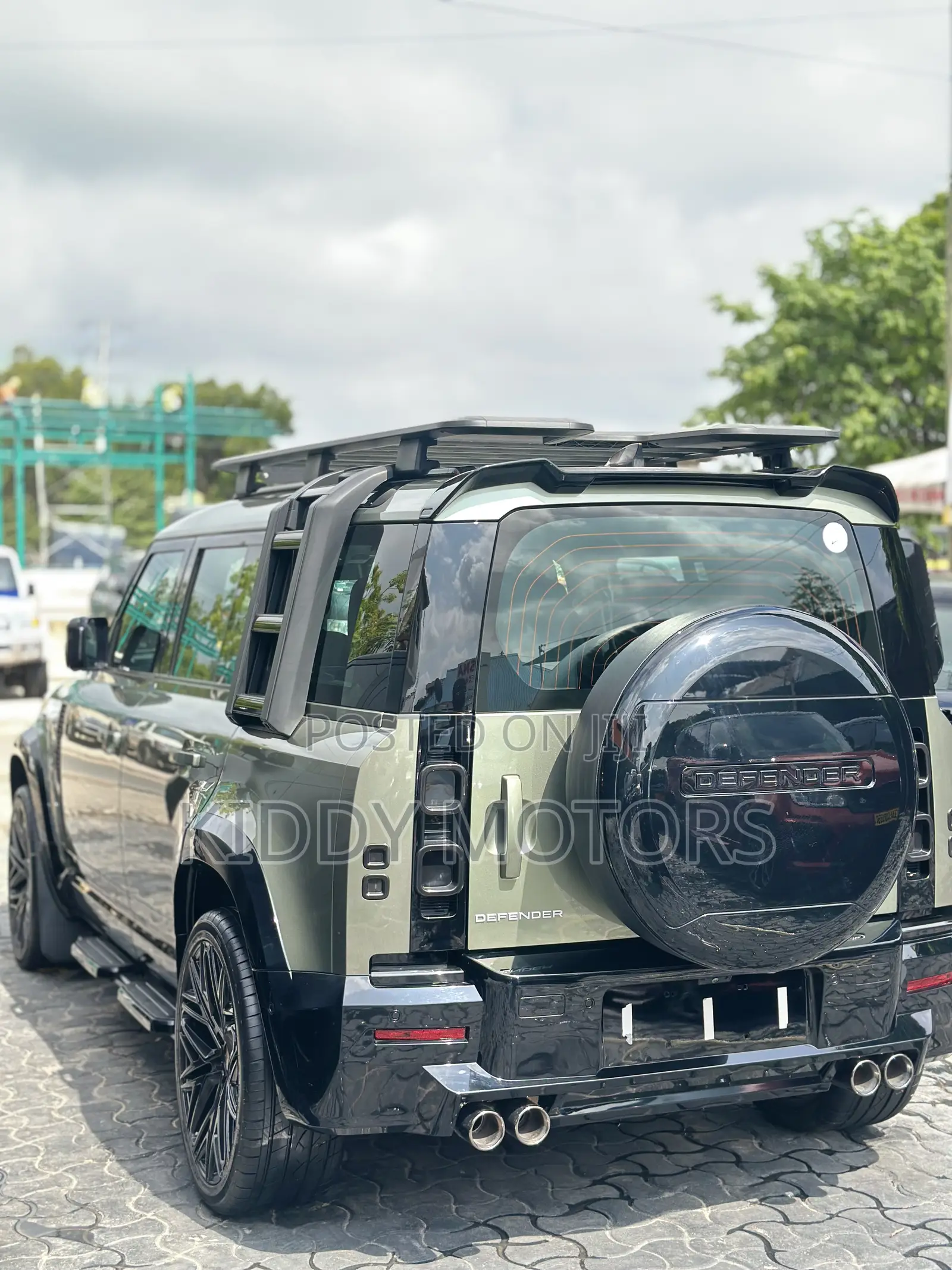 Land Rover Defender 2022 Green