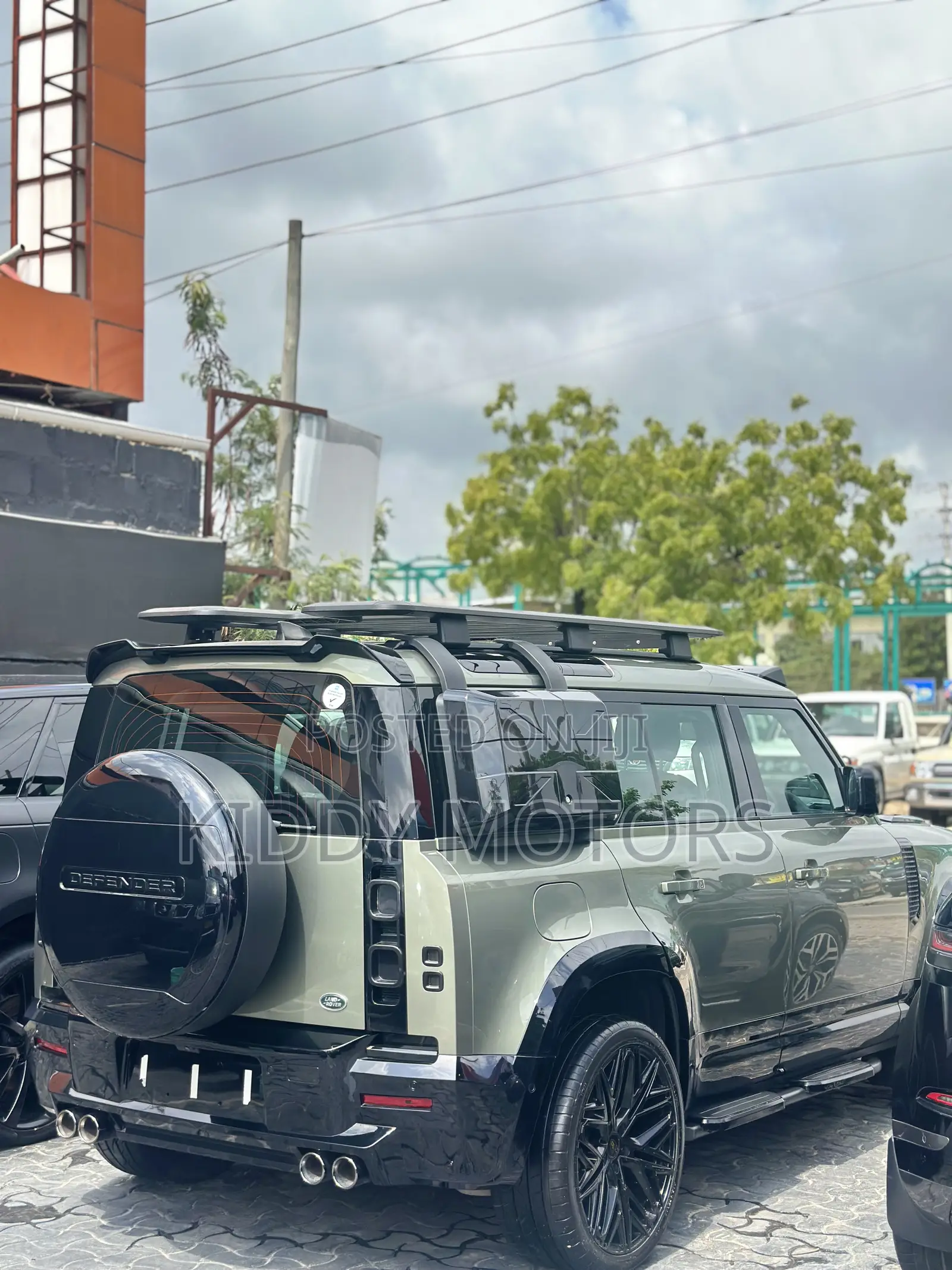 Land Rover Defender 2022 Green