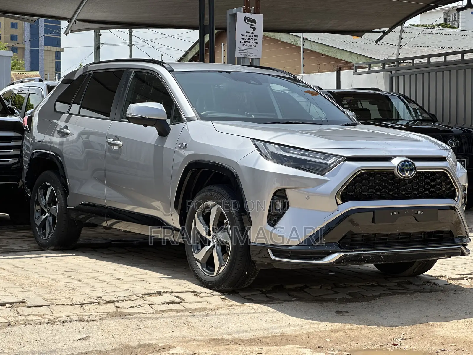 Toyota RAV4 Hybrid 2023 Silver