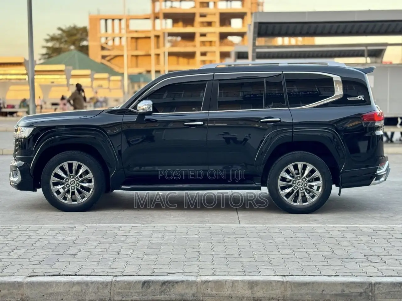 Toyota Land Cruiser LC300 2023 Black