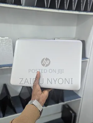 New Laptop HP EliteBook 720 G2 4GB AMD A10 SSD 128GB