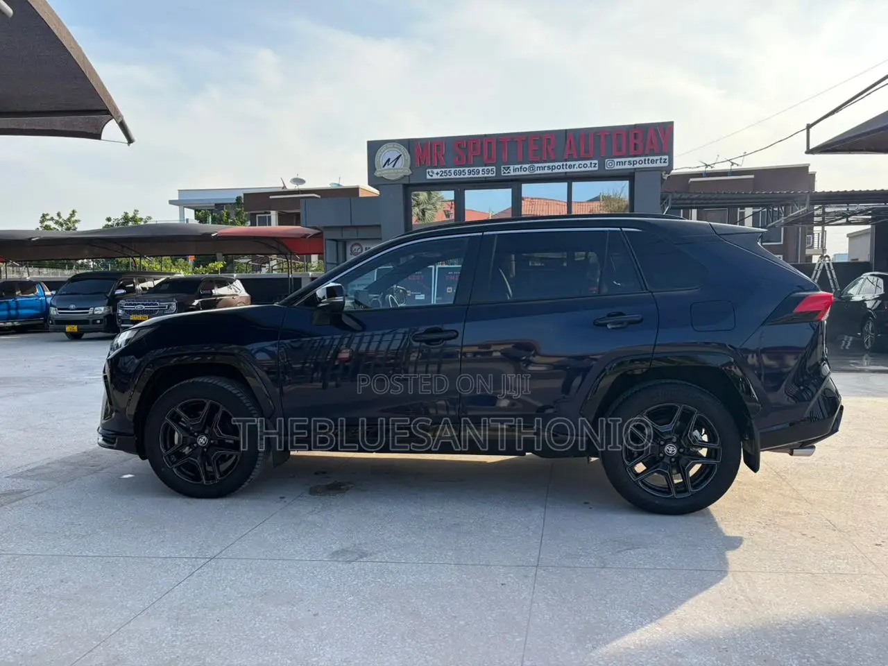 New Toyota RAV4 Hybrid 2025 Black