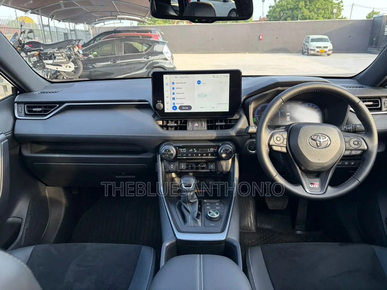 New Toyota RAV4 Hybrid 2025 Black