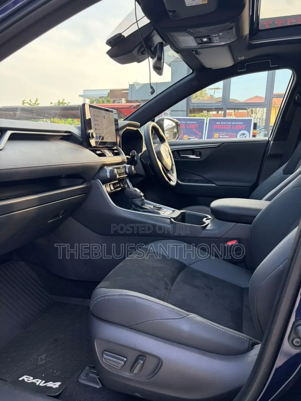 New Toyota RAV4 Hybrid 2025 Black