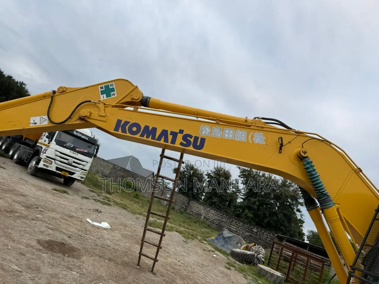 Komatsu Pc220 Excavator