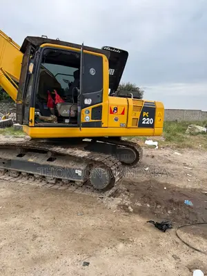 Komatsu Pc220 Excavator