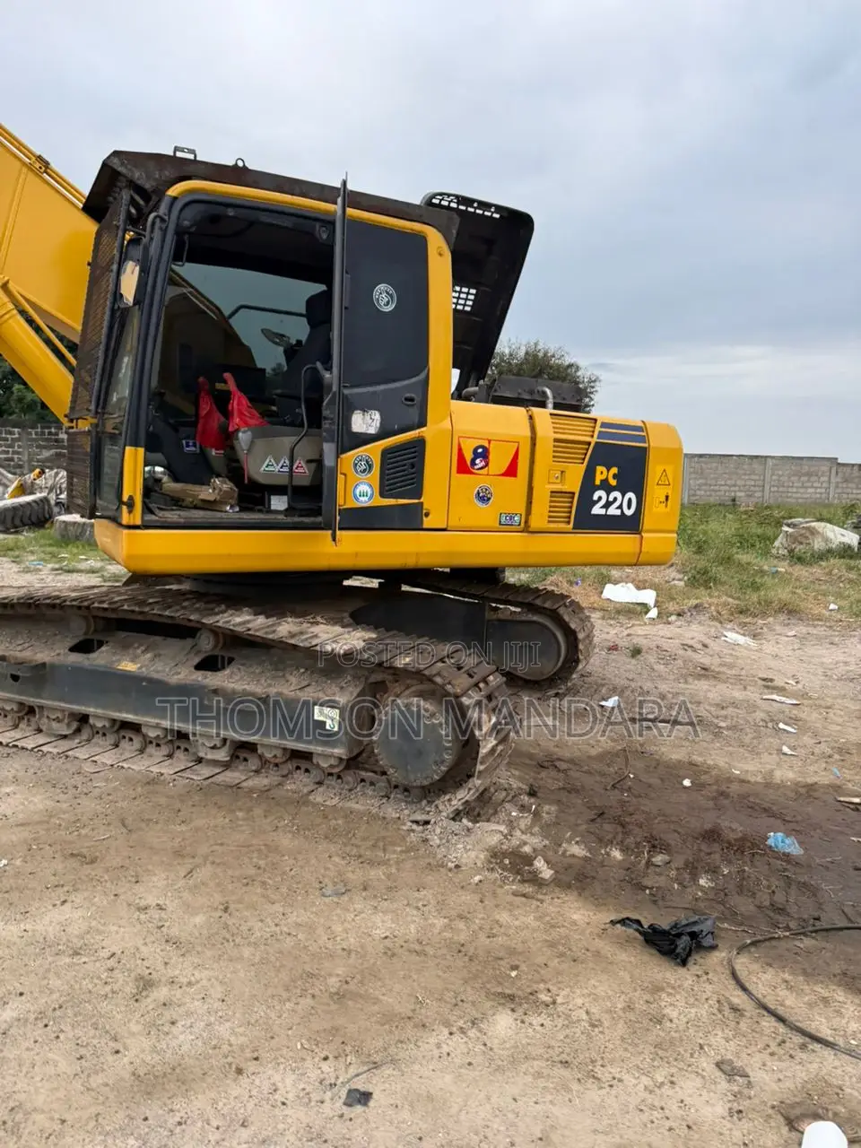 Komatsu Pc220 Excavator