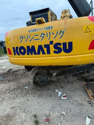 Komatsu Pc220 Excavator