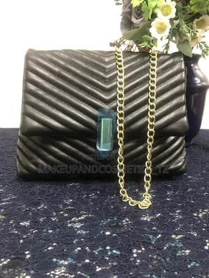 O2 - 65chevron Pattern Square Bag*1 in Stock* Price 65,000