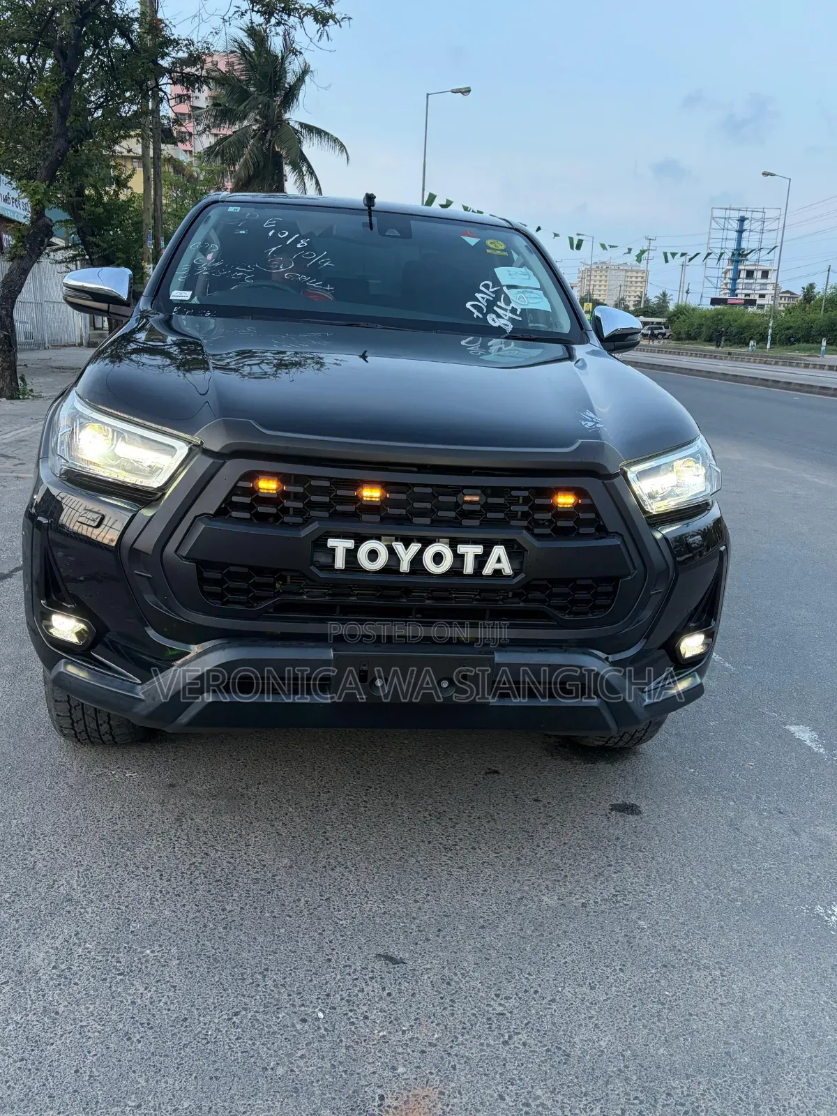 Toyota Hilux 2021 Black