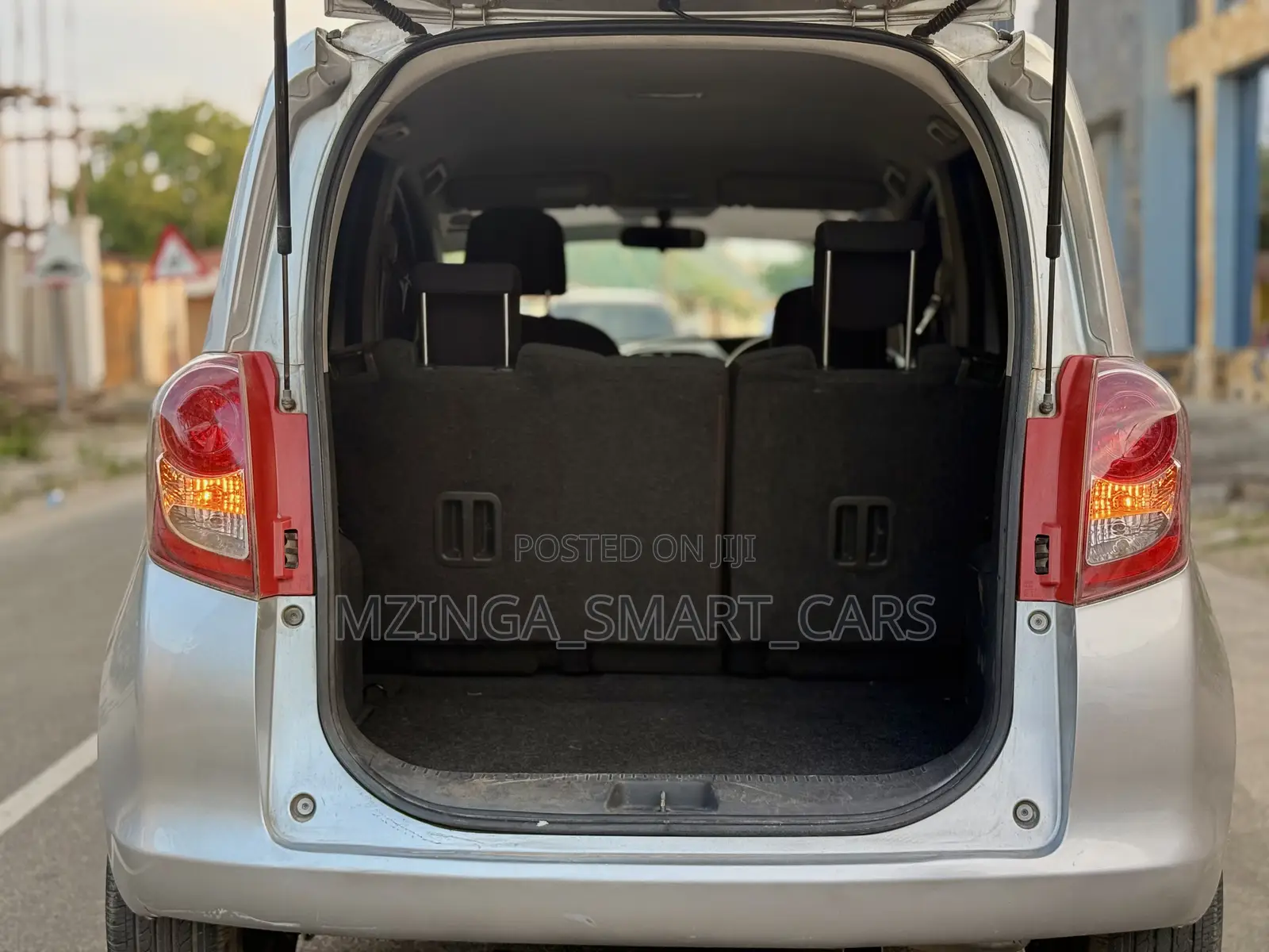 Toyota Ractis 2006 Silver