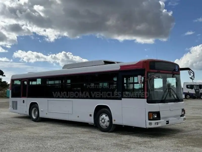 Isuzu Executive Bus 2007 Blue
