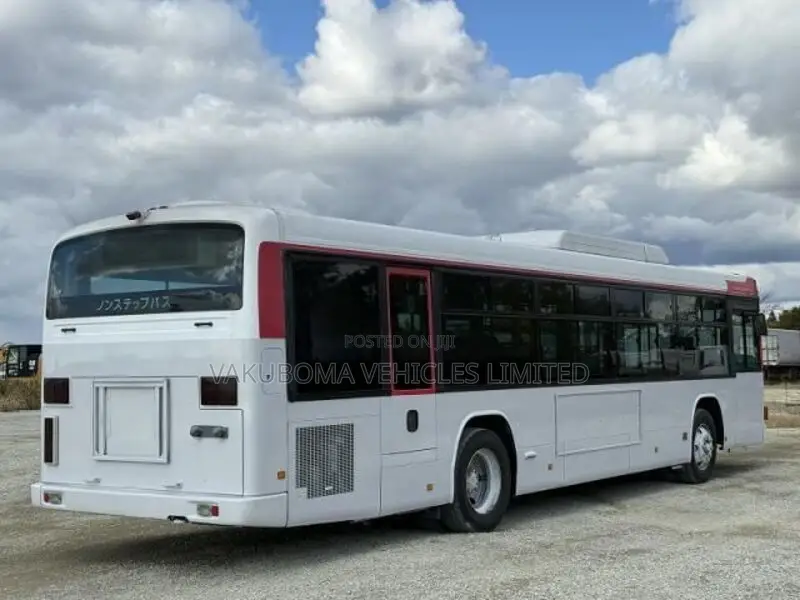 Isuzu Executive Bus 2007 Blue