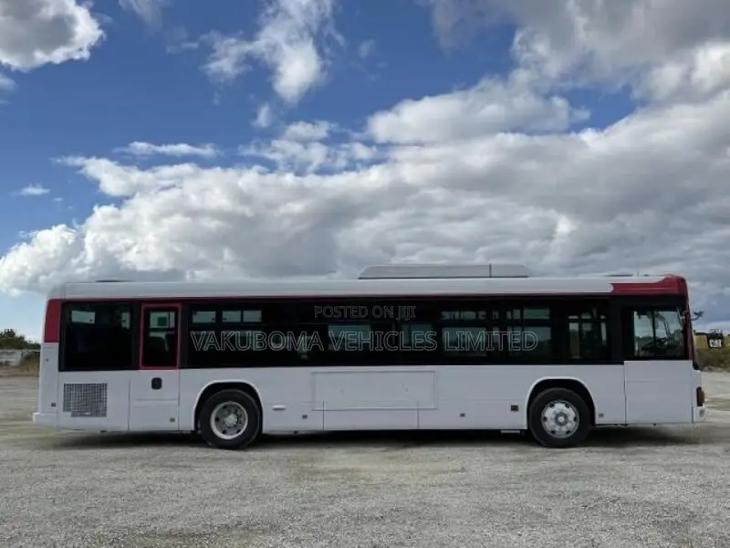 Isuzu Executive Bus 2007 Blue