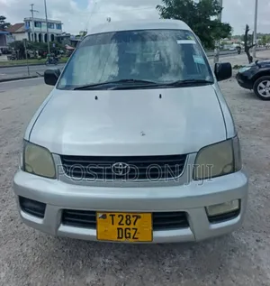 Toyota Noah 2003 Silver