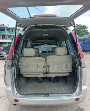 Toyota Noah 2003 Silver