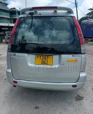 Toyota Noah 2003 Silver