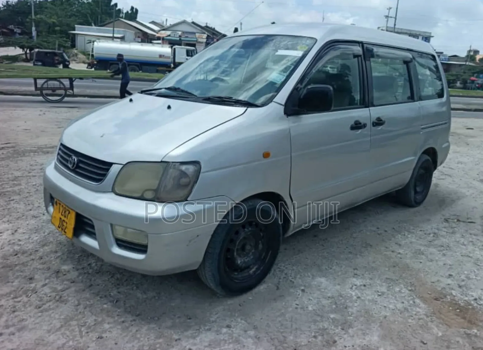 Toyota Noah 2003 Silver