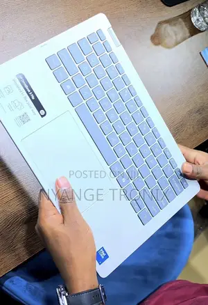 New Laptop HP OmniBook X Flip 14" 16GB Intel Core Ultra 7 SSD 1T