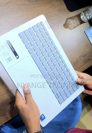 New Laptop HP OmniBook X Flip 14" 16GB Intel Core Ultra 7 SSD 1T