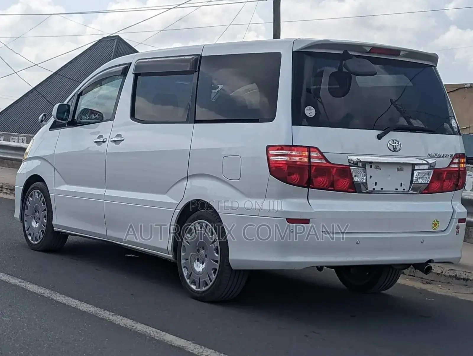 Toyota Alphard 2.4 Petrol AWD 2006 White