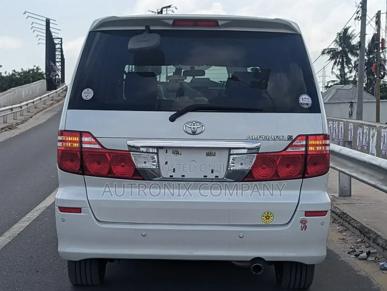 Toyota Alphard 2.4 Petrol AWD 2006 White
