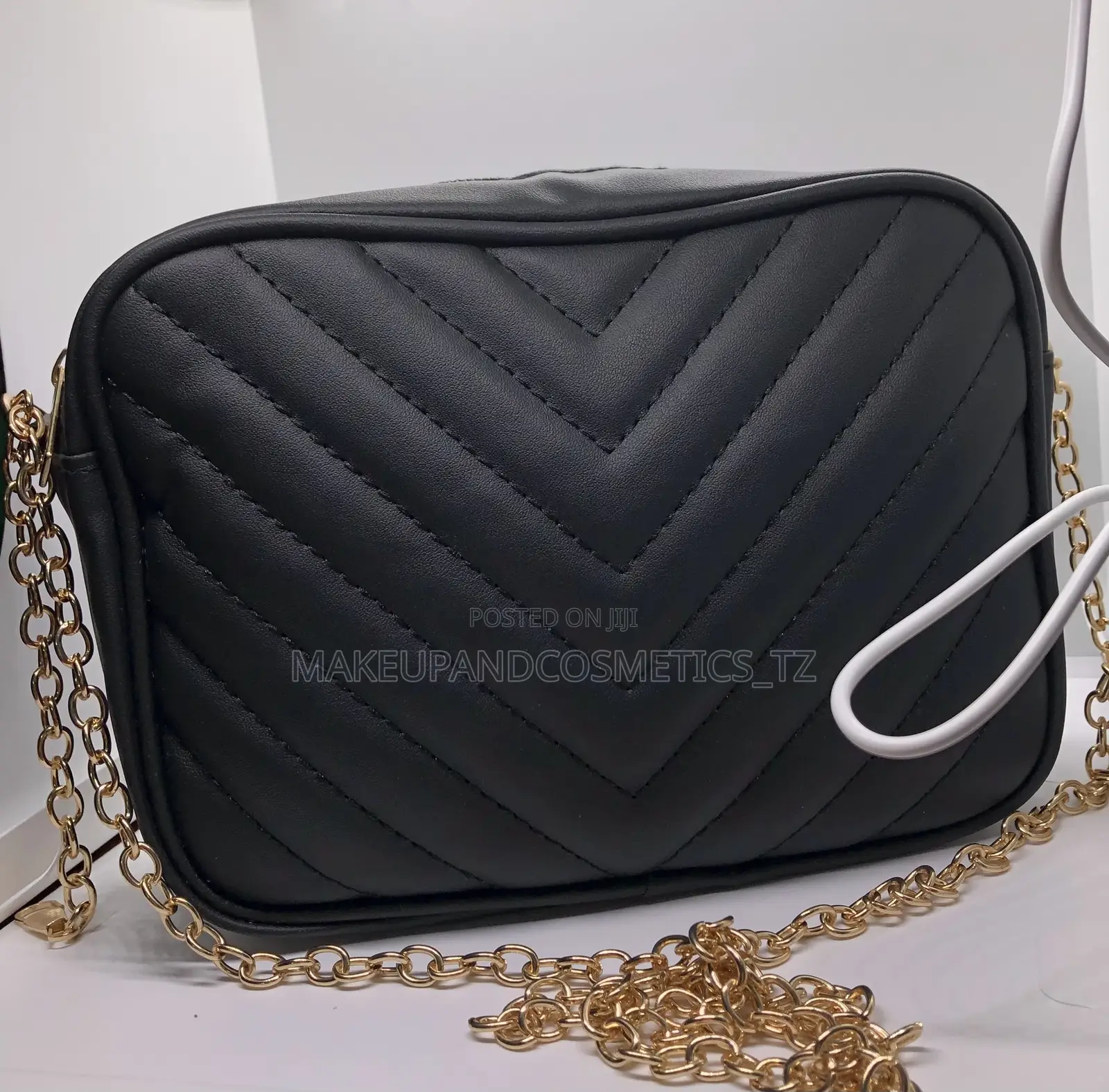 O11 - 65black Bag With a Chevron Pattern*1 in Stock* P