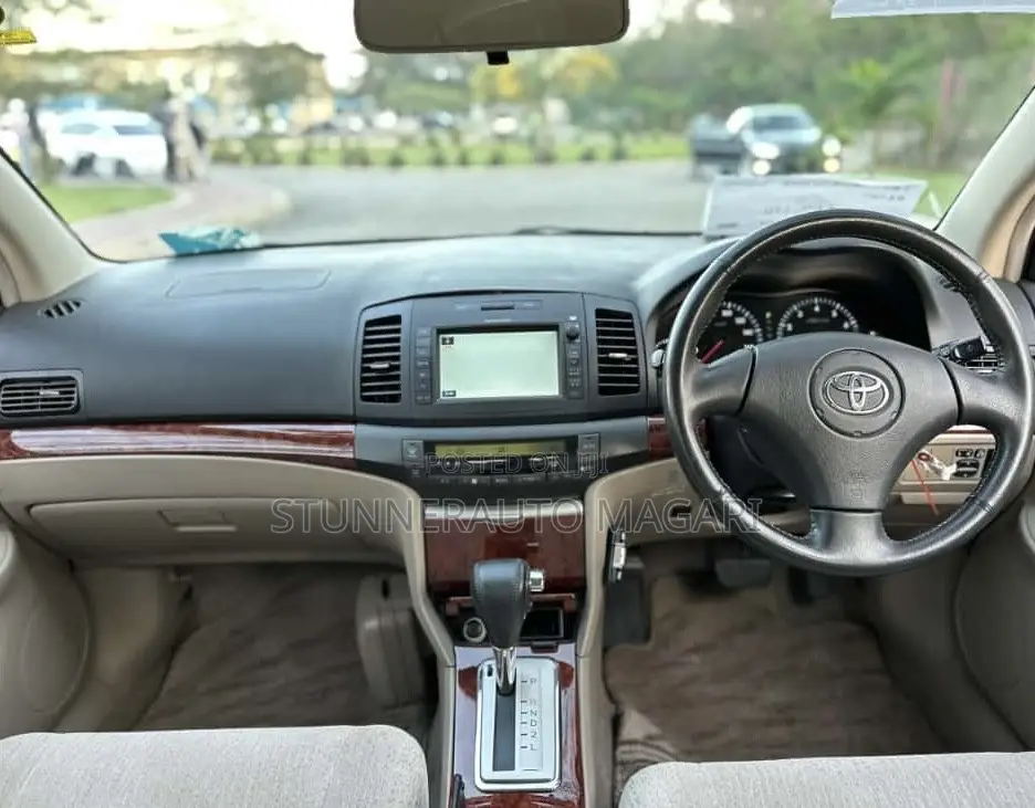 Toyota Premio 2004 Green