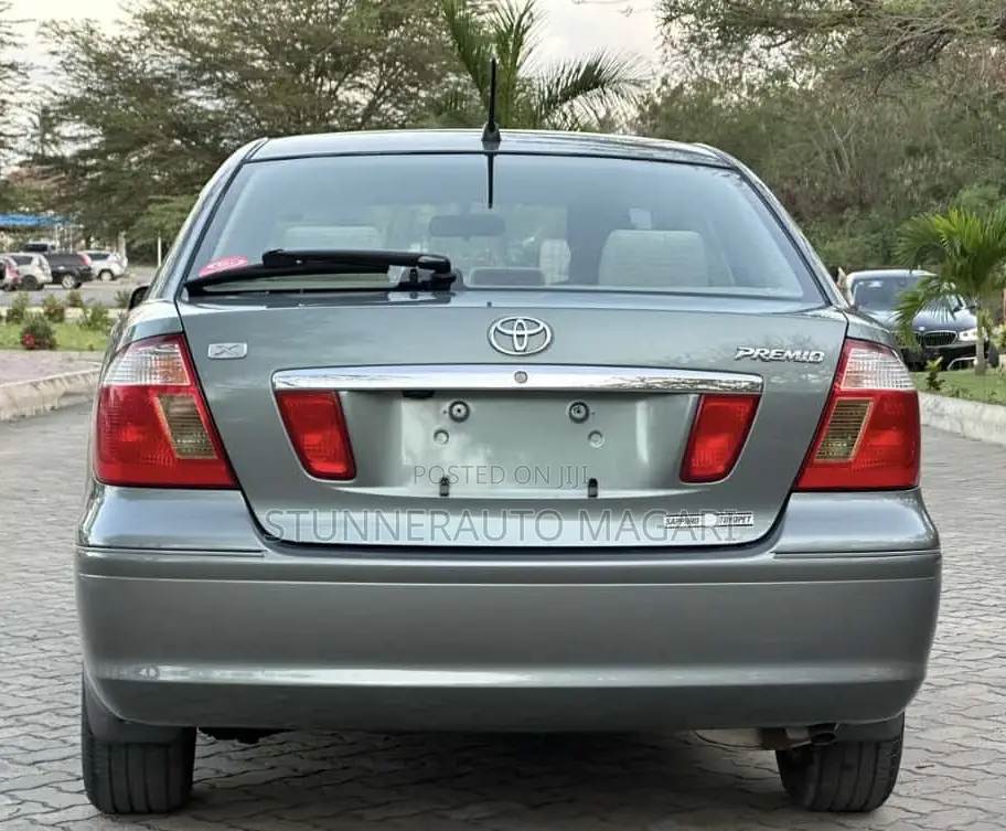Toyota Premio 2004 Green