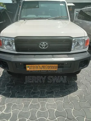 Toyota Land Cruiser 2012 White