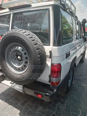 Toyota Land Cruiser 2012 White