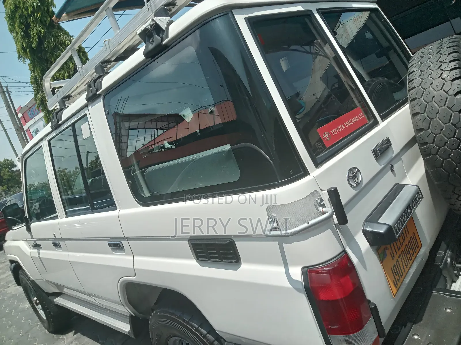 Toyota Land Cruiser 2012 White