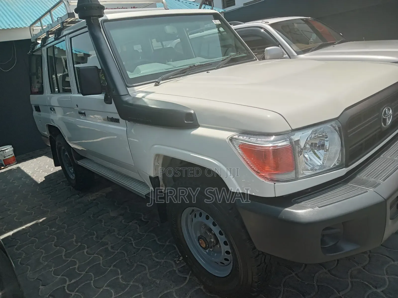 Toyota Land Cruiser 2012 White
