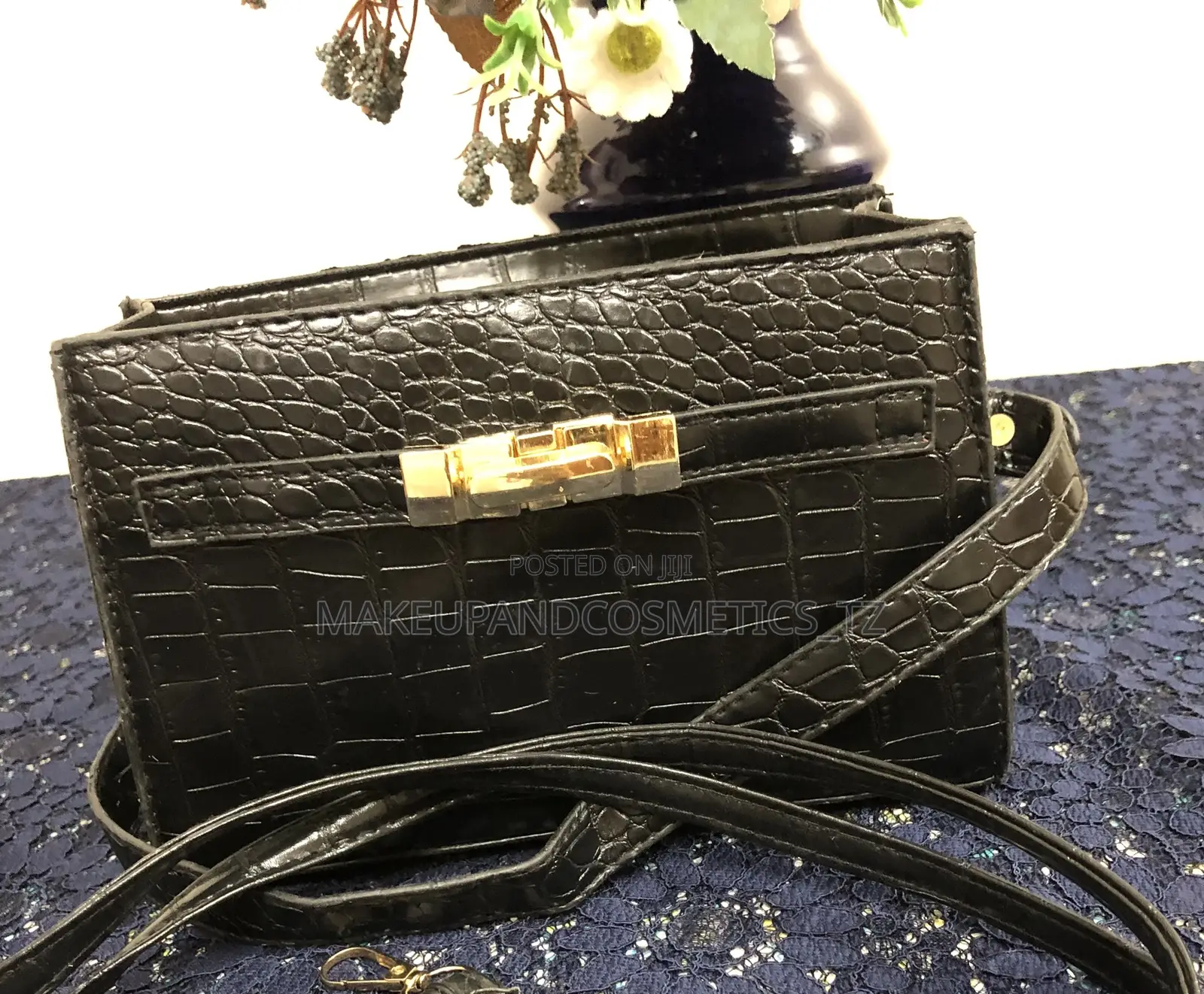 O17 - 20black Croc-Embossed Sling Bag*1 in Stock*