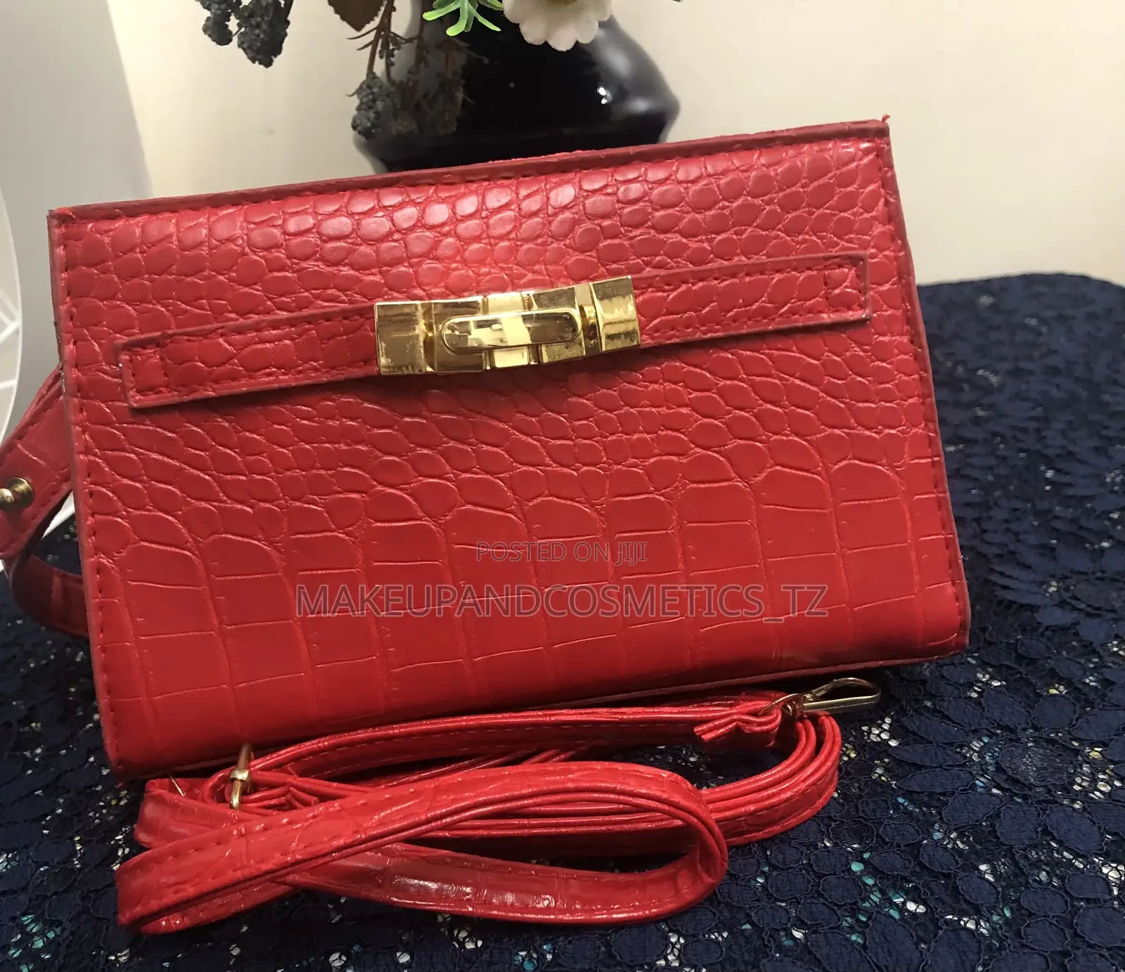 O18 - 20red Faux Leather Shoulder Bag*1 in Stock*