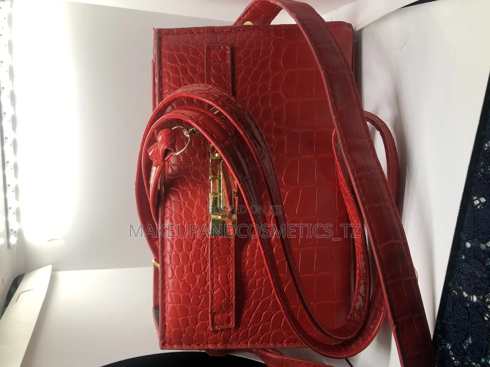 O18 - 20red Faux Leather Shoulder Bag*1 in Stock*