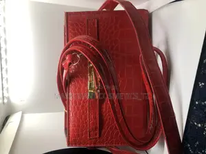 O18 - 20red Faux Leather Shoulder Bag*1 in Stock*