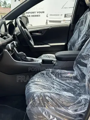 Toyota RAV4 Hybrid 2023 Silver